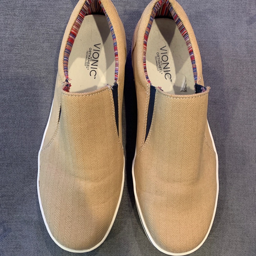 Men’s vionic Connor 10 slip on loafers summer